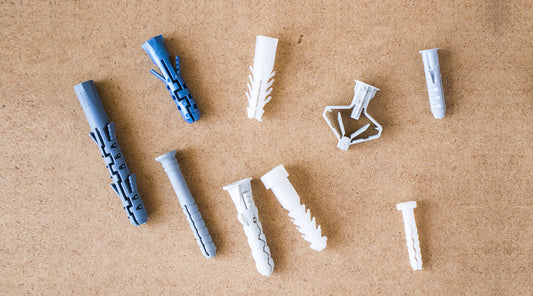 Dübel richtig verwenden - Tipps zur Auswahl, zur Kombination und der Entfernung